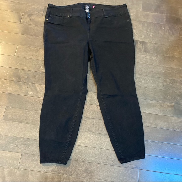 Torrid Size 28T (Tall) Black 3 Button Jeans Inseam 29 - Picture 2 of 9